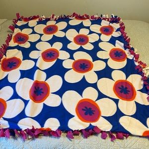 Floral No Sew Blanket 53x43